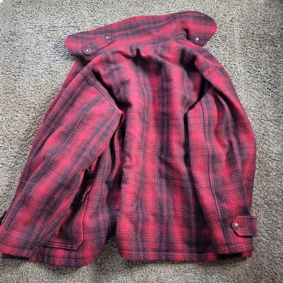 Woolrich Vintage Wool Coat Hunting Red Black Plaid Men's Size 46 - Picture 3 of 6